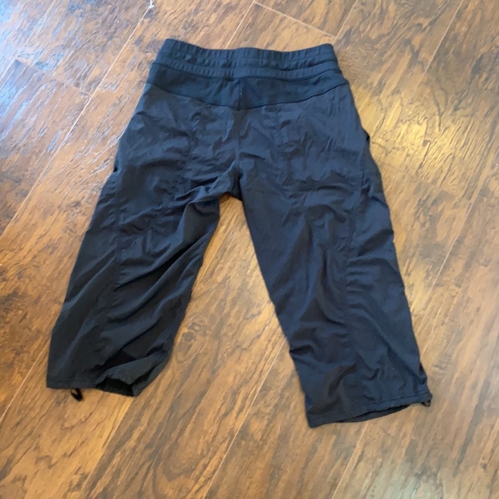 Lululemon unlined dance studio crop black size 8